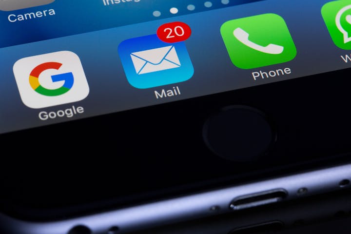 ios-mail-app-showing-unread-notification-badge