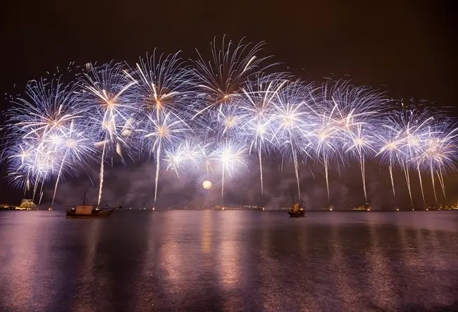 qatar-national-day-events-fireworks